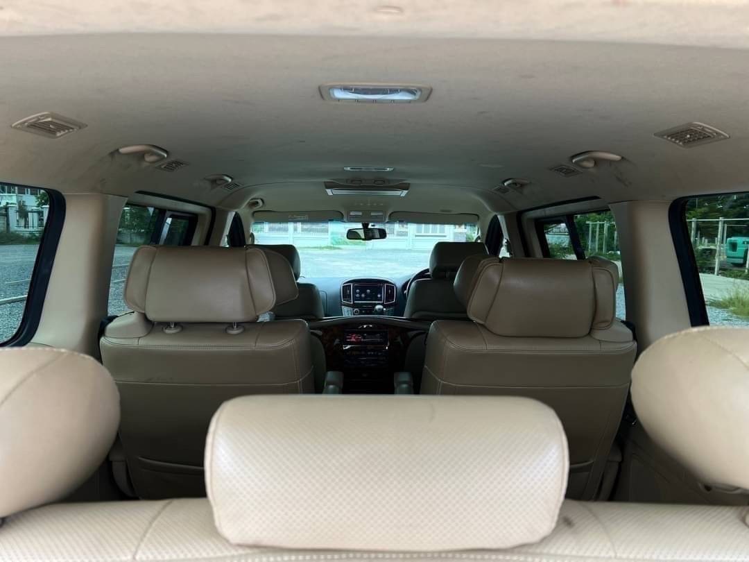 2018 Hyundai H-1 สีดำ (รูปที่ 4)