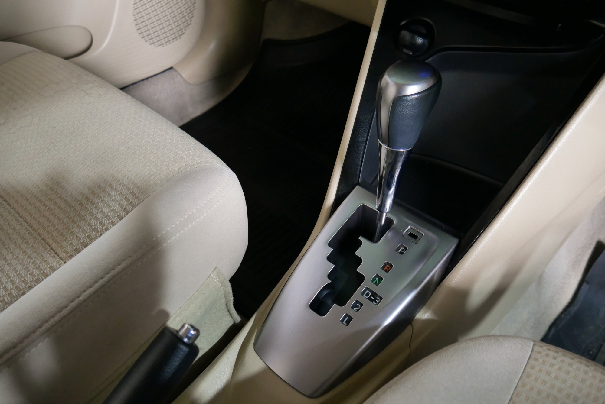 2015 TOYOTA VIOS 1.5 G AT ปี 2015 สีน้ำตาล (รูปที่ 9)