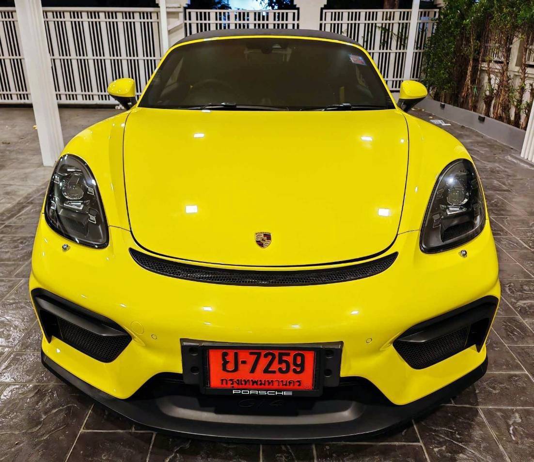 2020 Porsche 718 Boxster สีเหลือง
