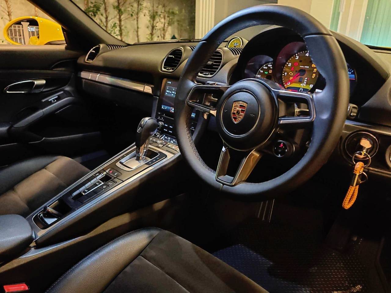 2020 Porsche 718 Boxster สีเหลือง (รูปที่ 3)