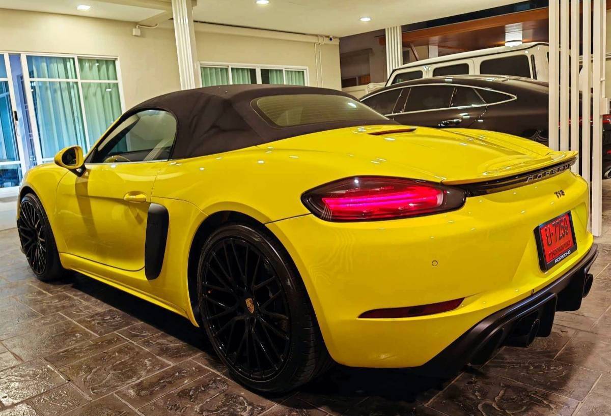 2020 Porsche 718 Boxster สีเหลือง (รูปที่ 4)