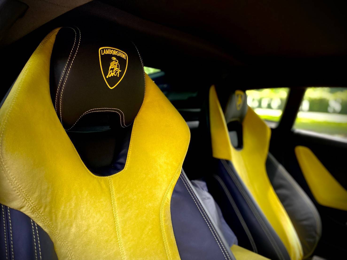 2016 Lamborghini Huracan Evo Spyder สีเหลือง (รูปที่ 9)
