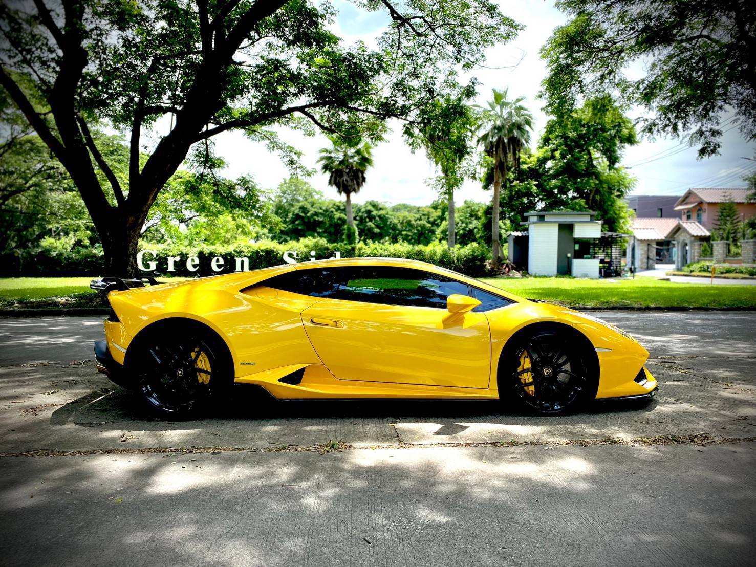 2016 Lamborghini Huracan Evo Spyder สีเหลือง (รูปที่ 19)