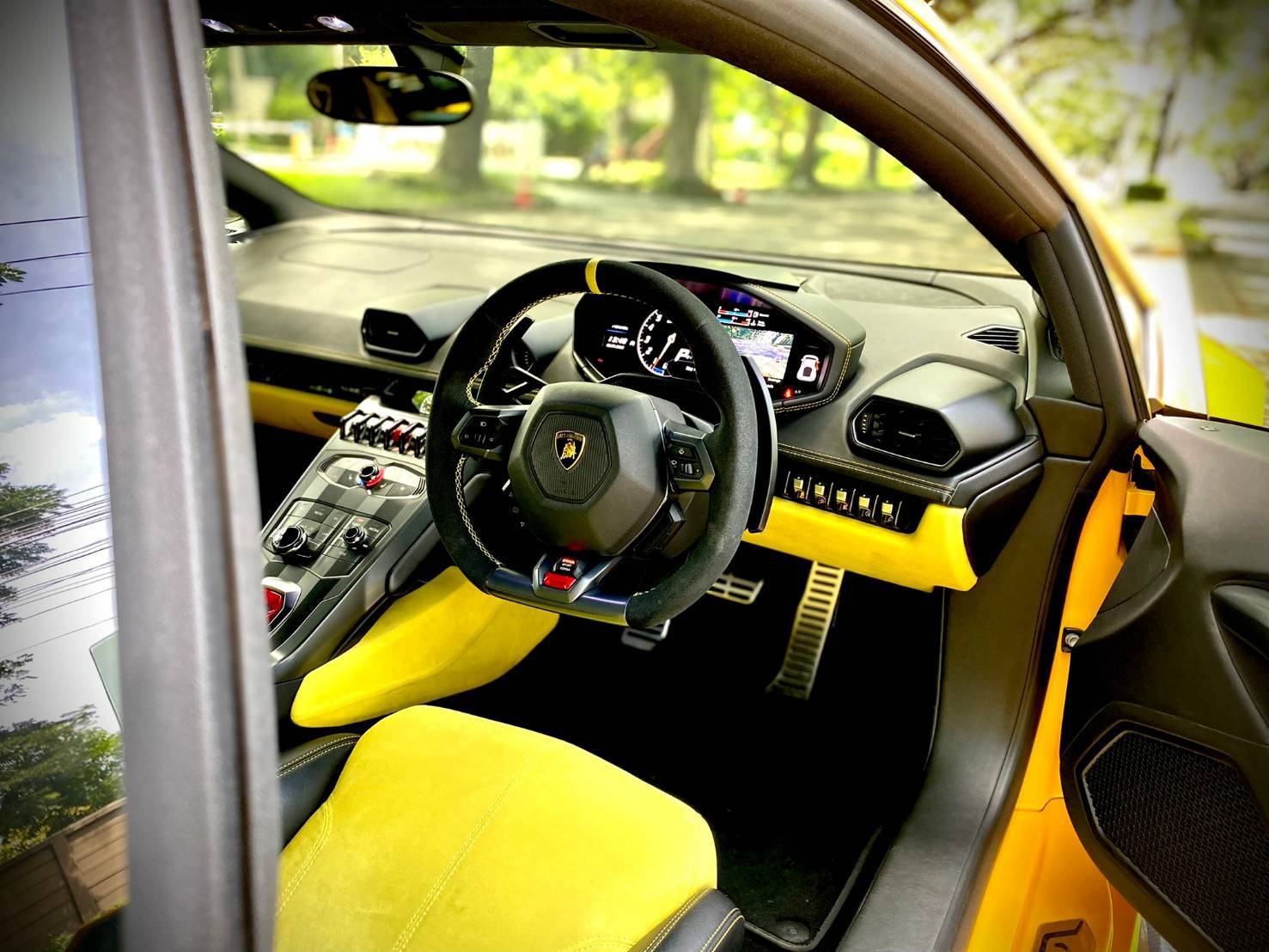 2016 Lamborghini Huracan Evo Spyder สีเหลือง (รูปที่ 6)