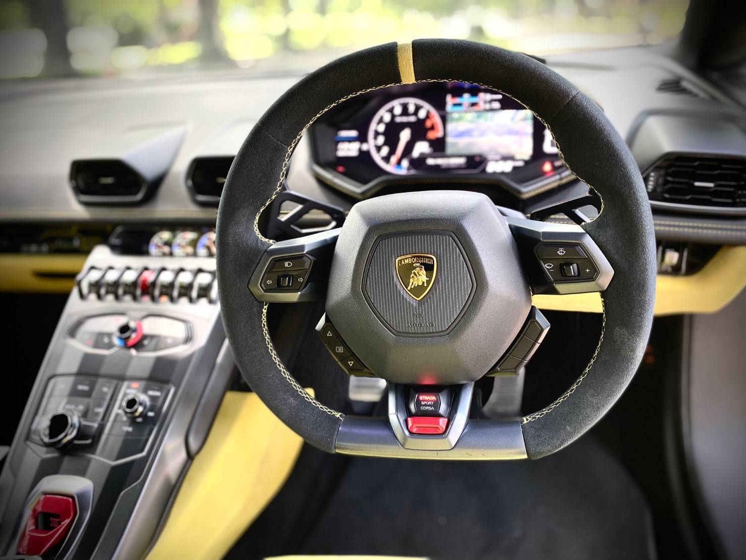 2016 Lamborghini Huracan Evo Spyder สีเหลือง (รูปที่ 3)