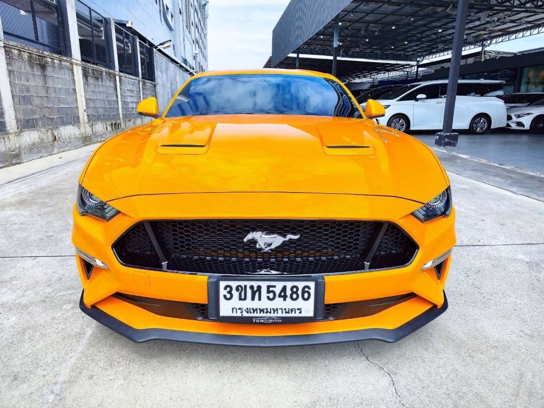 2019 Ford Mustang สีส้ม (รูปที่ 2)