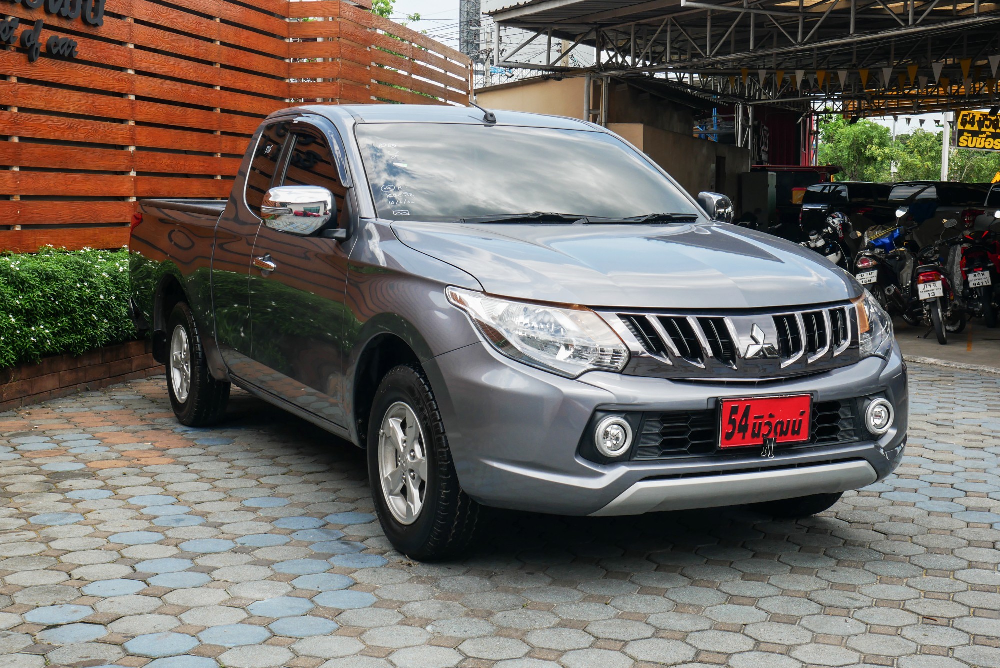 MITSUBISHI TRITON MEGACAB 2.5 GLX MTปี 2018 สีเทา