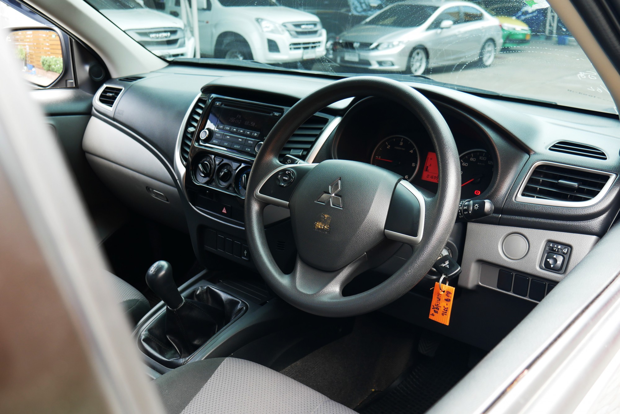 MITSUBISHI TRITON MEGACAB 2.5 GLX MTปี 2018 สีเทา (รูปที่ 11)