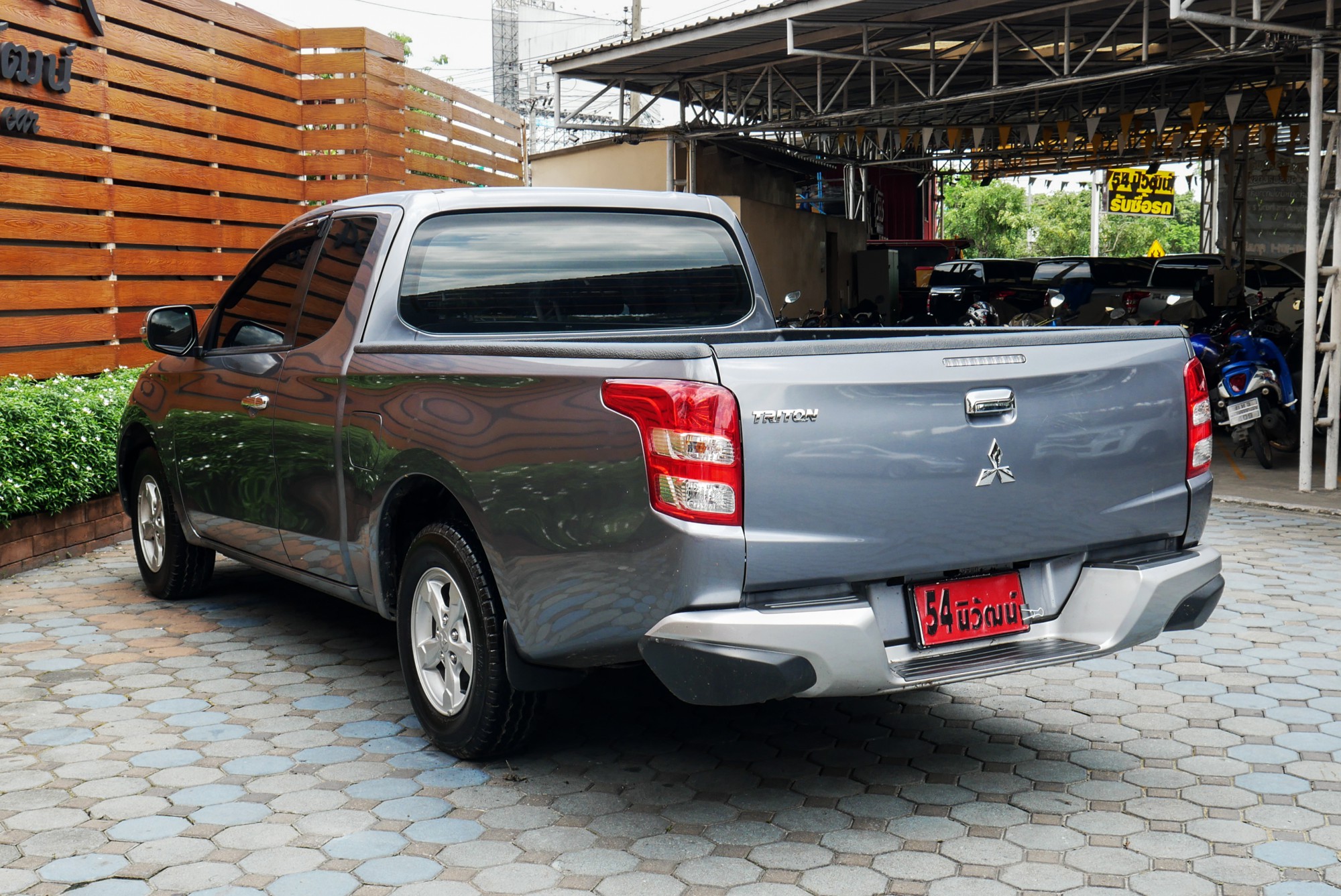 MITSUBISHI TRITON MEGACAB 2.5 GLX MTปี 2018 สีเทา (รูปที่ 13)