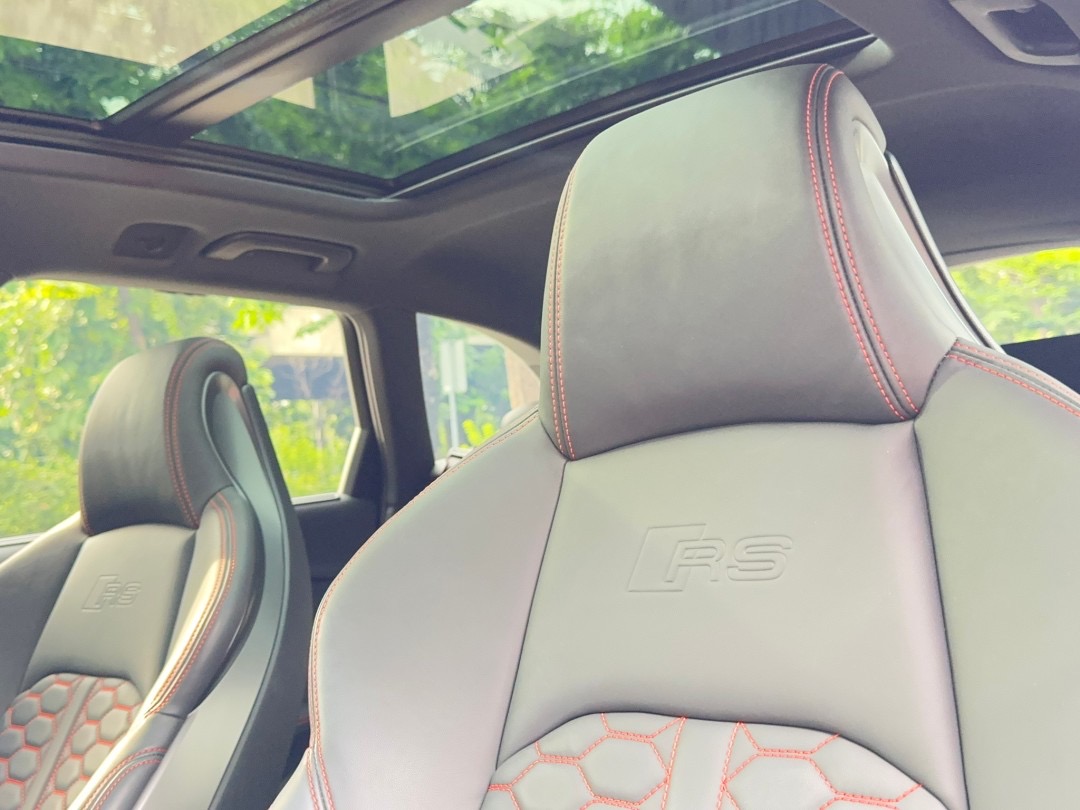 2023 Audi RS 4 Complitition V6 สีเทา (รูปที่ 9)