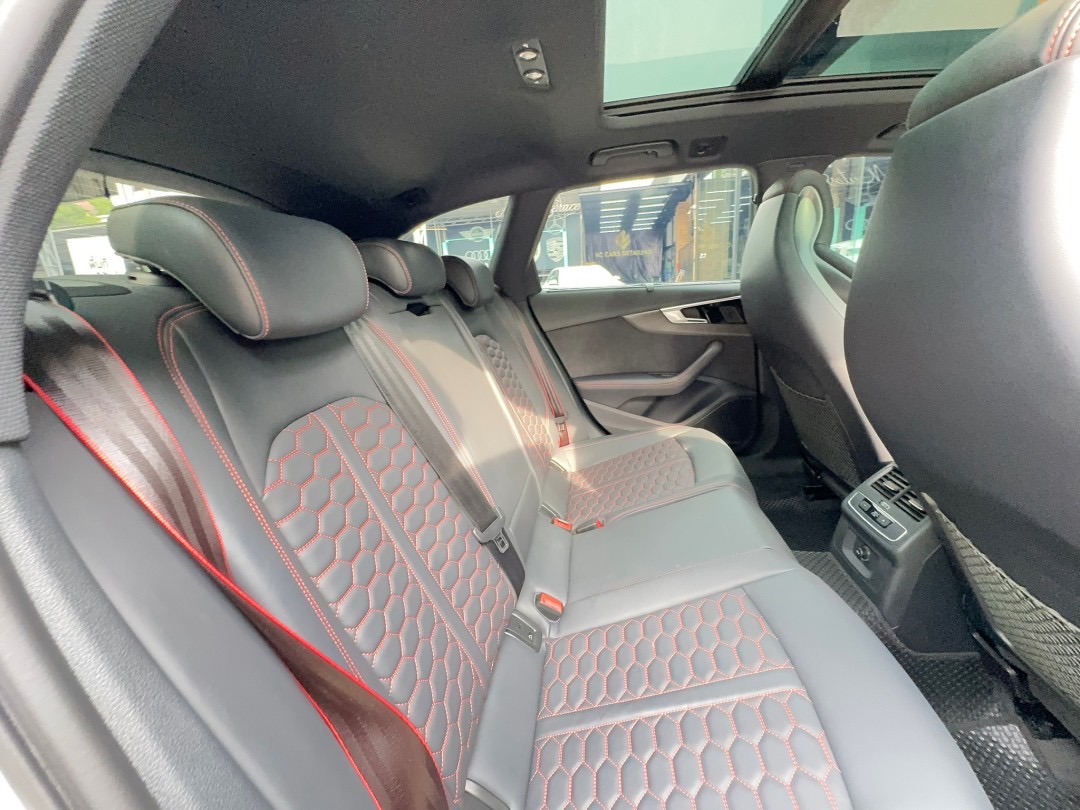 2023 Audi RS 4 Complitition V6 สีเทา (รูปที่ 10)