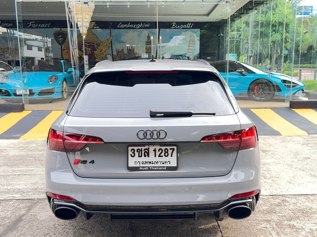 2023 Audi RS 4 Complitition V6 สีเทา (รูปที่ 6)