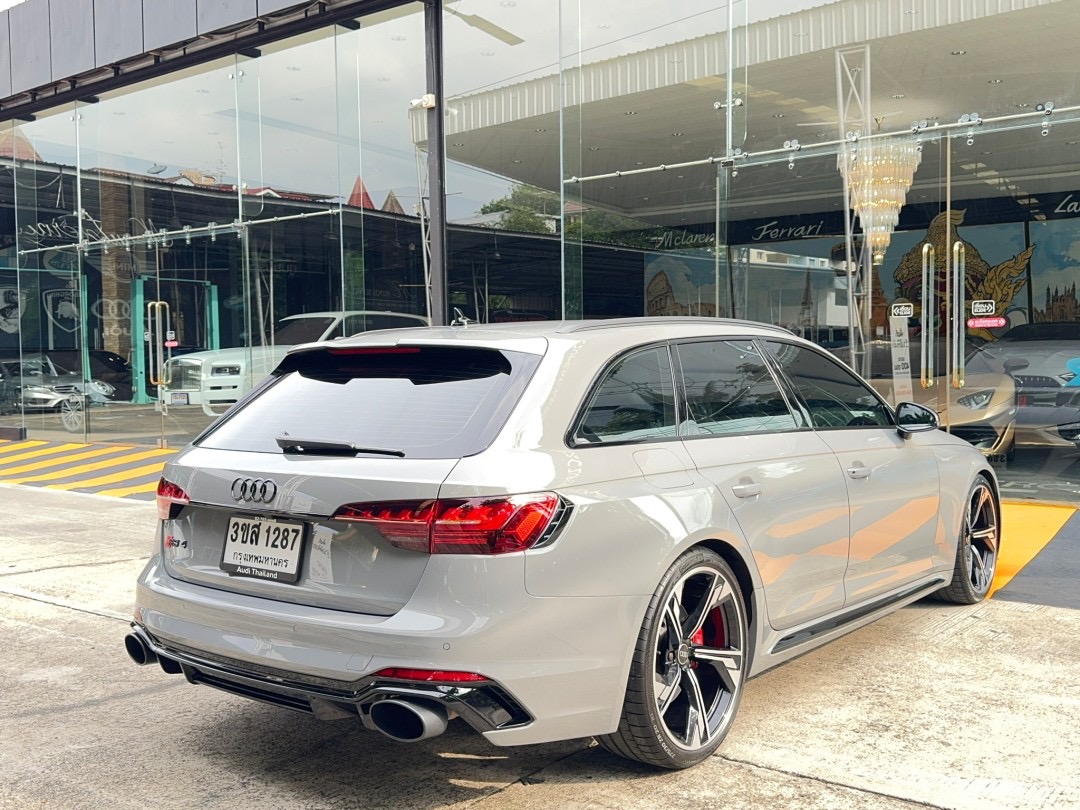 2023 Audi RS 4 Complitition V6 สีเทา (รูปที่ 7)