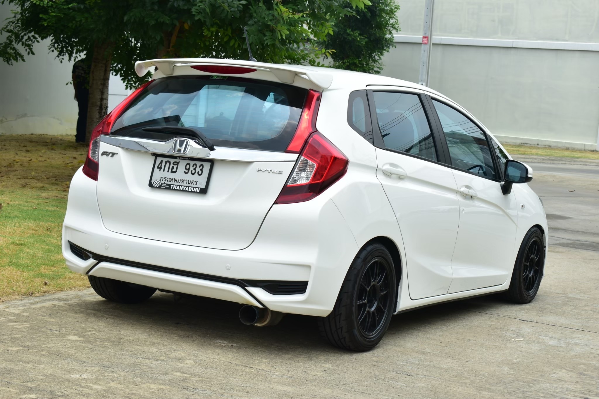 Honda Jazz Gk 1.5V+ เครื่องยนต์: เบนซิน เกียร์:ออโต้ ปี: 2016 สี:ขาว ไมล์: 9x,xxx Km. (รูปที่ 18)