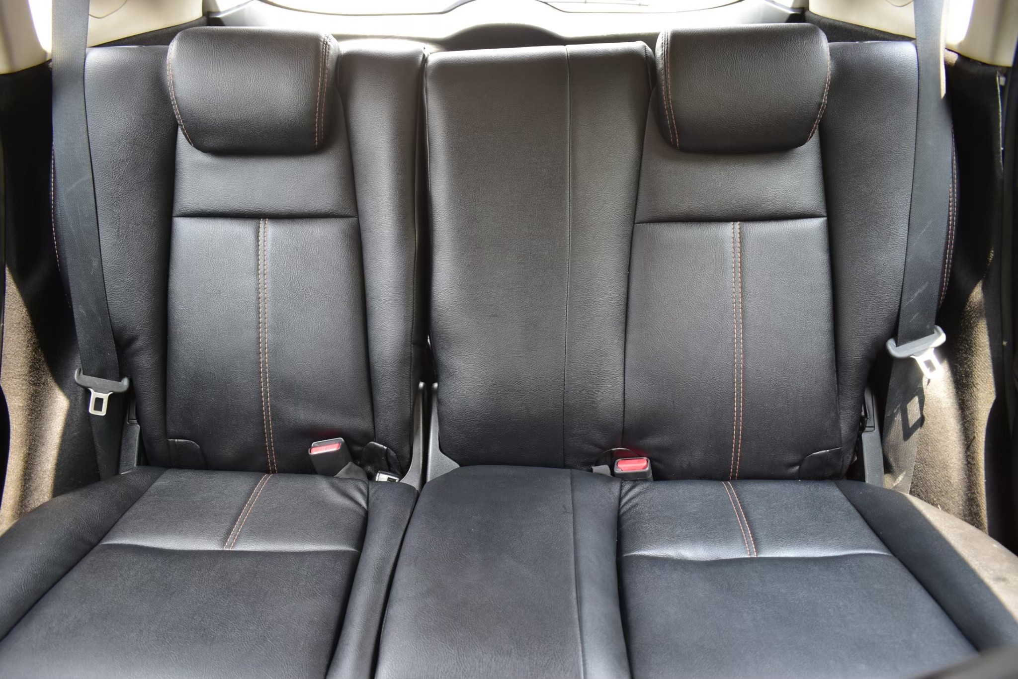 Honda Jazz Gk 1.5V+ เครื่องยนต์: เบนซิน เกียร์:ออโต้ ปี: 2016 สี:ขาว ไมล์: 9x,xxx Km. (รูปที่ 38)