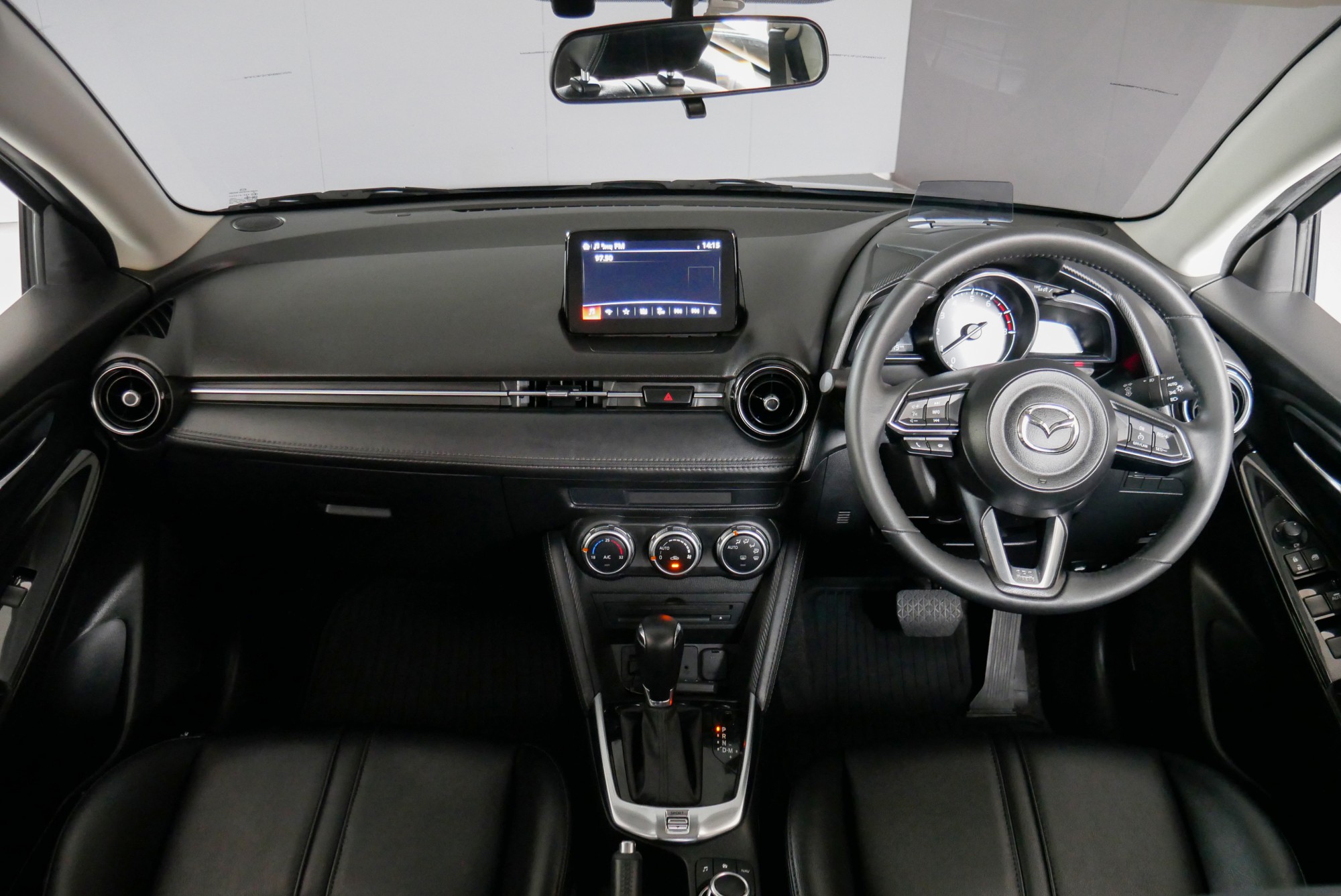 MAZDA 2 SKYACTIV SEDAN 1.3  HIGHT CONNECT AT  ปี 2018 สีเทา (รูปที่ 5)
