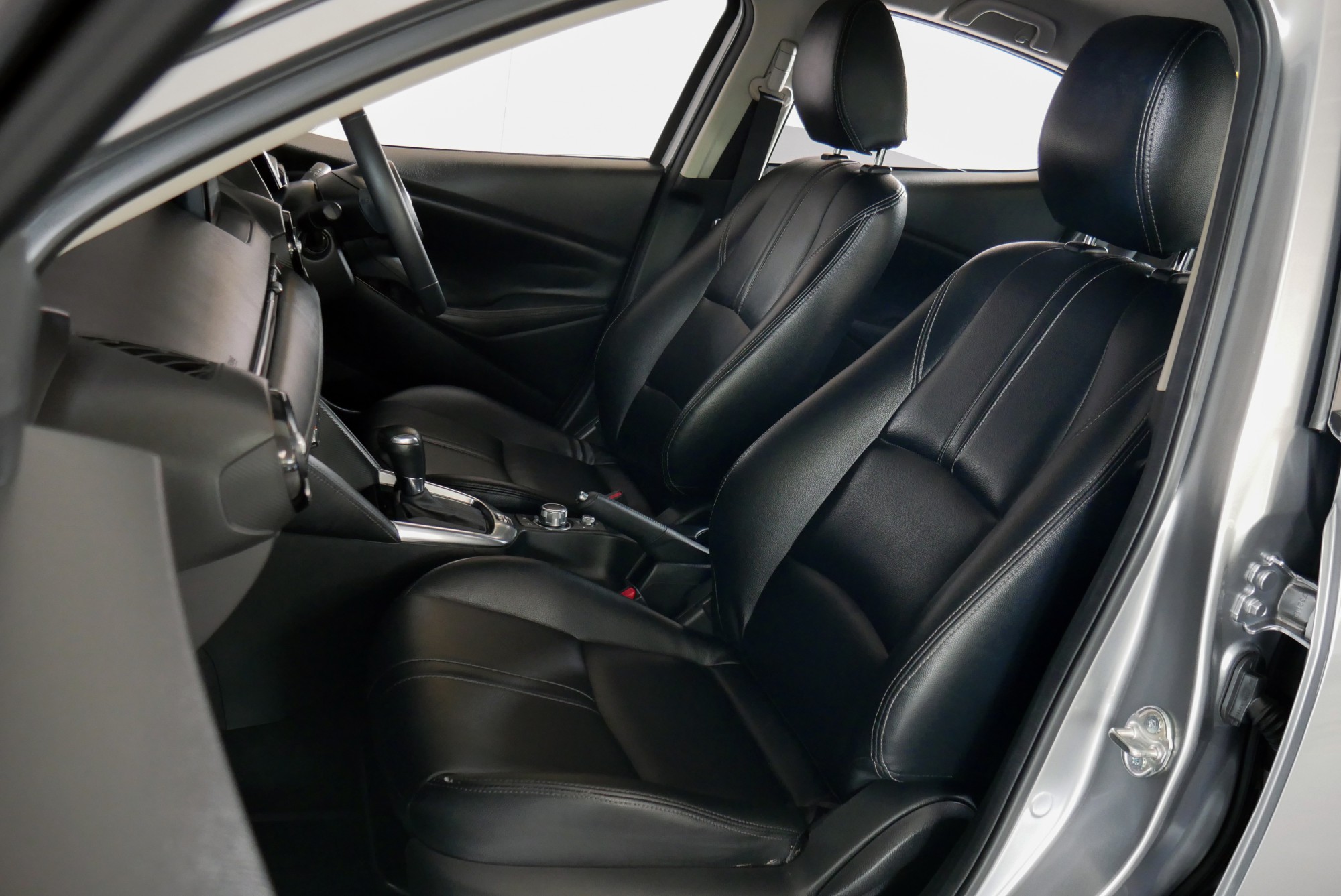 MAZDA 2 SKYACTIV SEDAN 1.3  HIGHT CONNECT AT  ปี 2018 สีเทา (รูปที่ 7)
