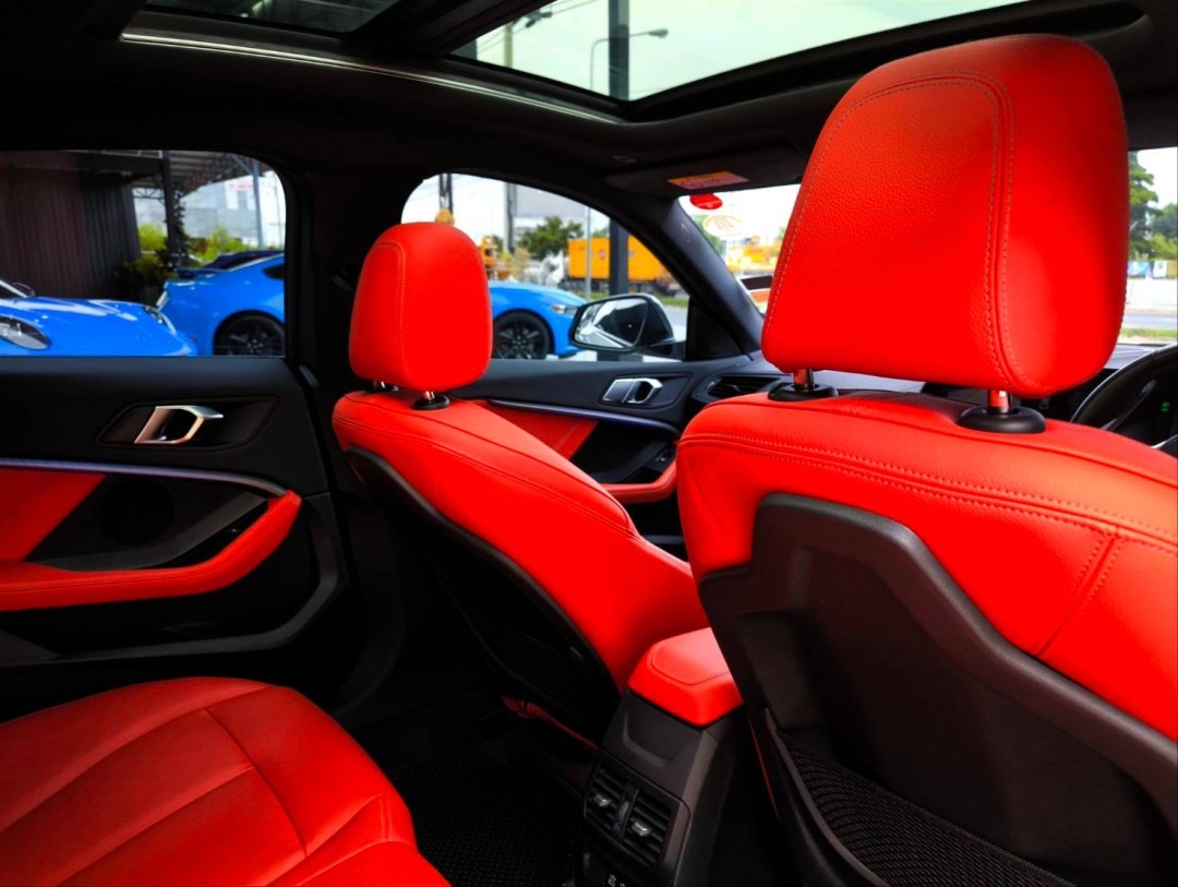 2023 BMW 220i Grand Coupe M SPORT สีขาว (รูปที่ 10)