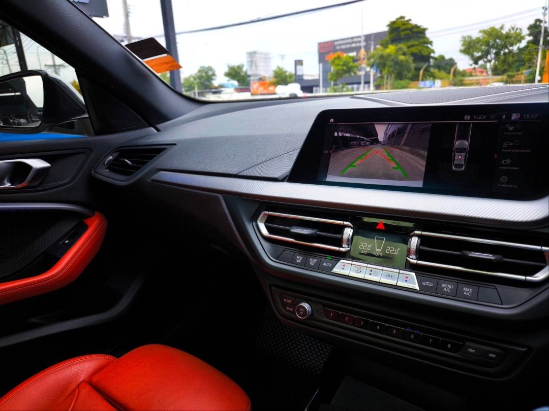 2023 BMW 220i Grand Coupe M SPORT สีขาว (รูปที่ 6)
