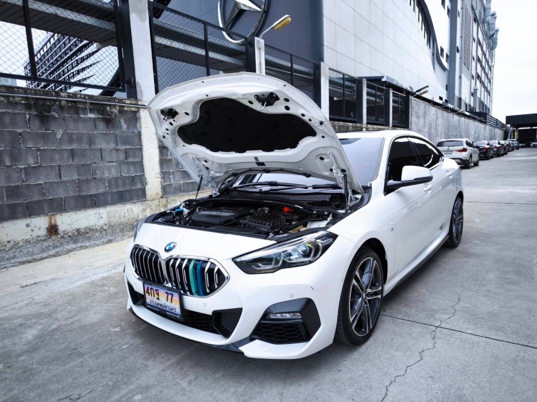 2023 BMW 220i Grand Coupe M SPORT สีขาว (รูปที่ 4)