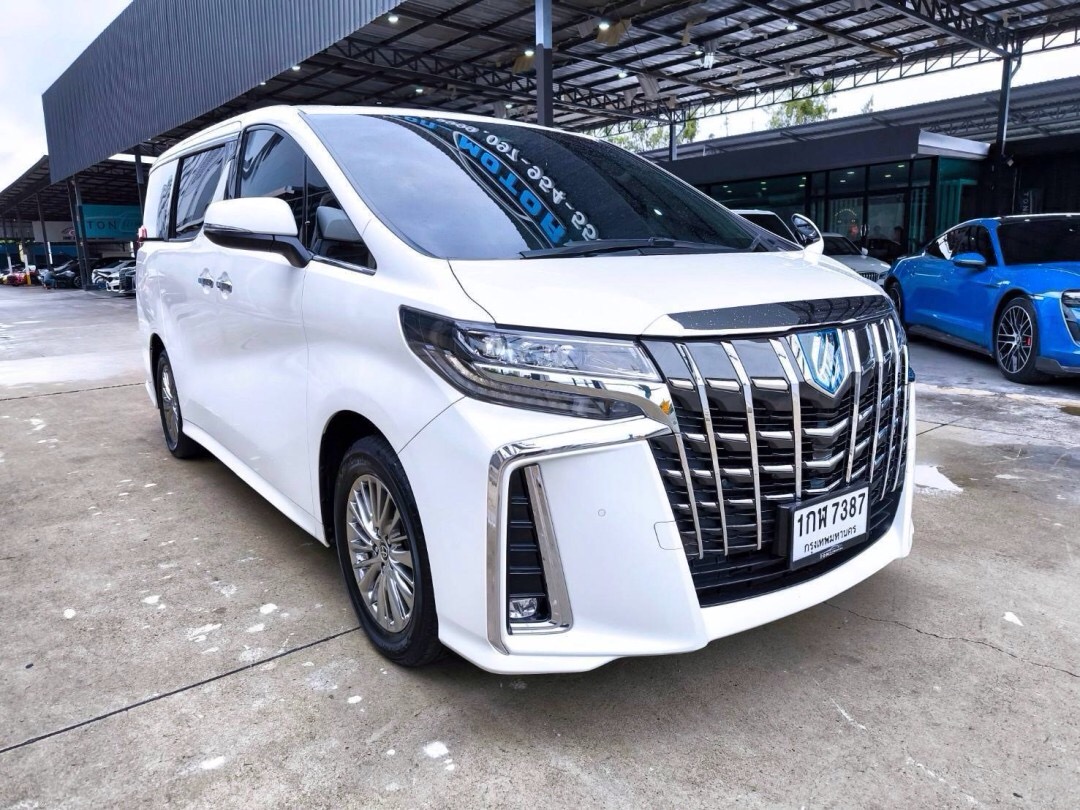 2022 Toyota Alphard สีขาว (รูปที่ 3)