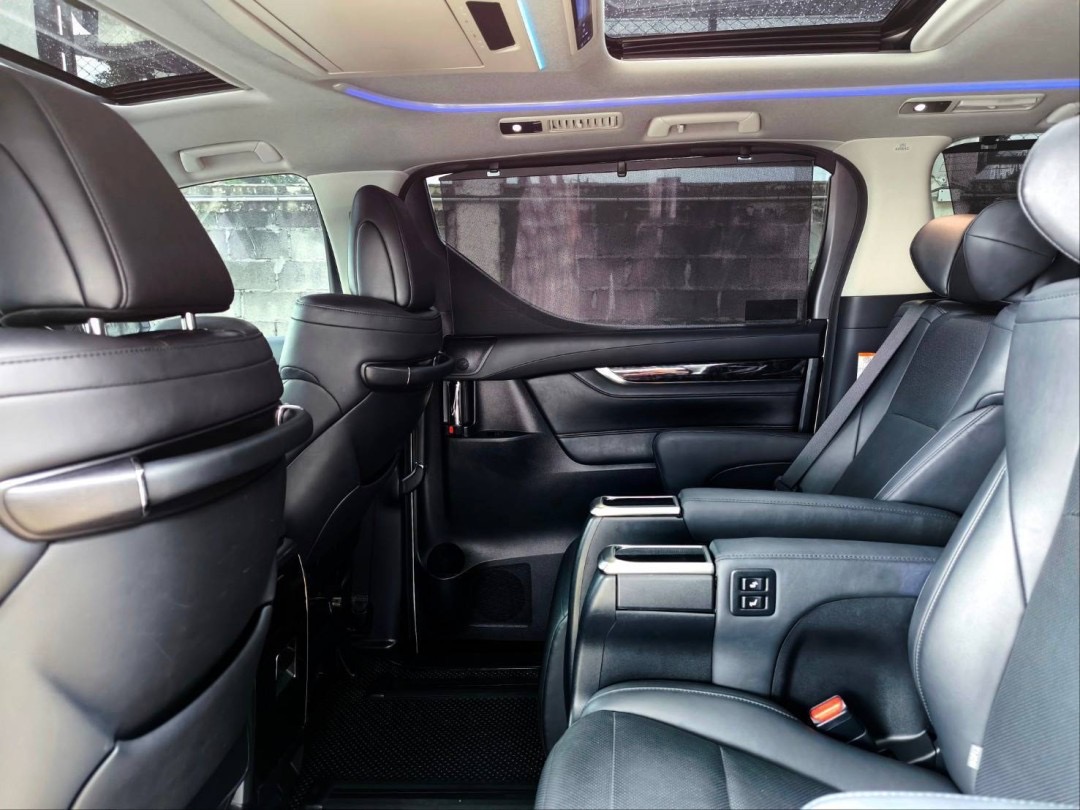 2022 Toyota Alphard สีขาว (รูปที่ 9)