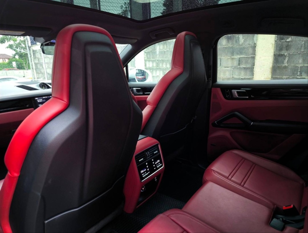 2021 Porsche Cayenne E-Hybrid สีขาว (รูปที่ 5)