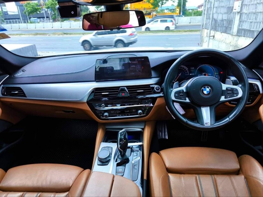 2021 BMW SERIES 530e 2.0 M SPORT สีขาว (รูปที่ 8)