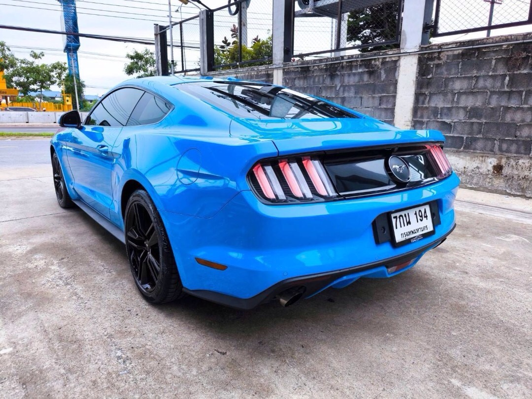 2017 Ford Mustang 2.3L สีฟ้า (รูปที่ 10)