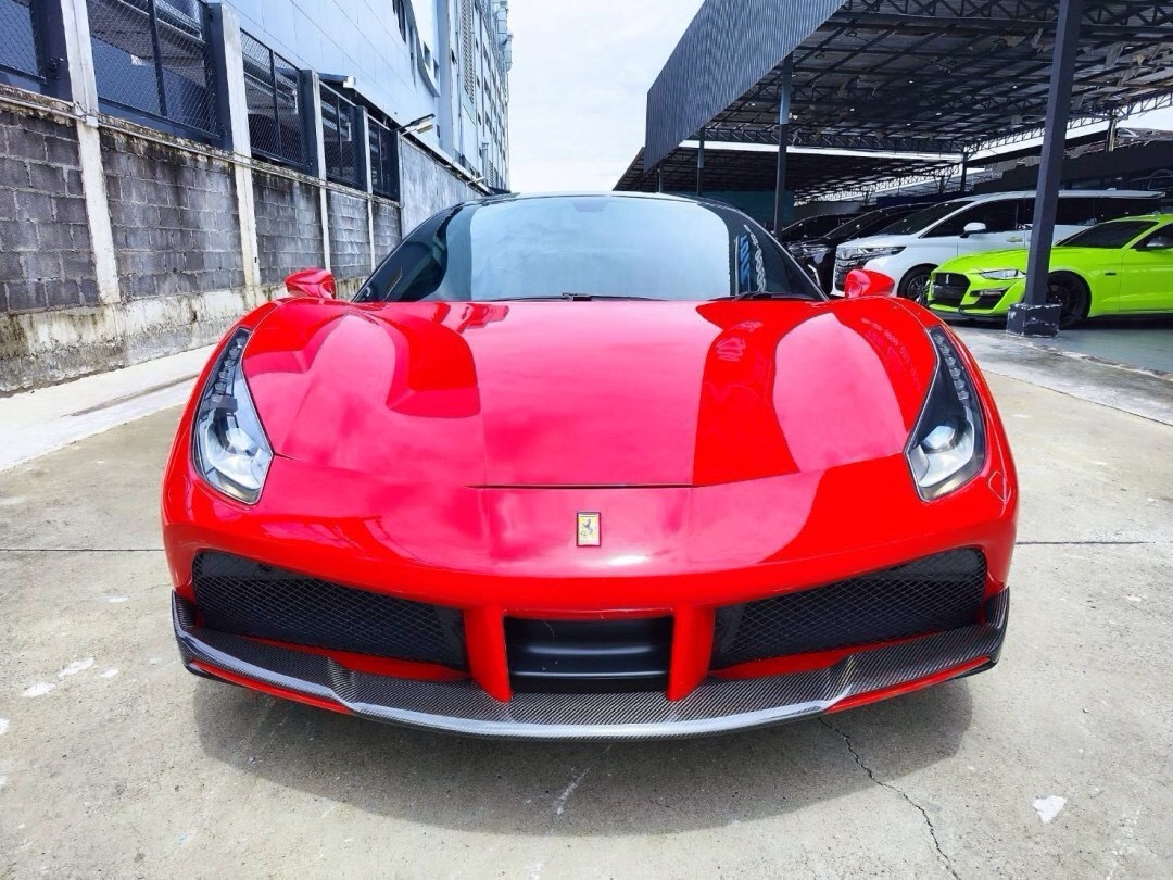 2017 Ferrari 488 GTB สีแดง (รูปที่ 2)