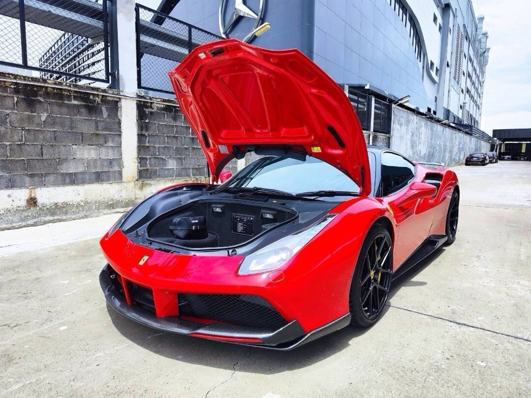 2017 Ferrari 488 GTB สีแดง (รูปที่ 6)