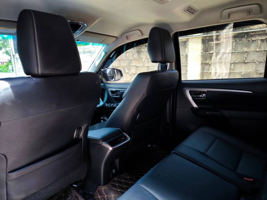 2021 Toyota Fortuner สีดำ (รูปที่ 5)