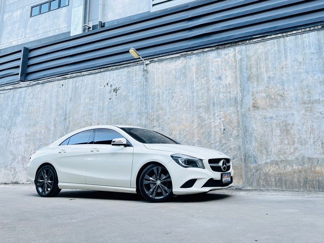 2017 Mercedes-Benz CLA-Class CLA-CLass CLA200 สีขาว (รูปที่ 3)