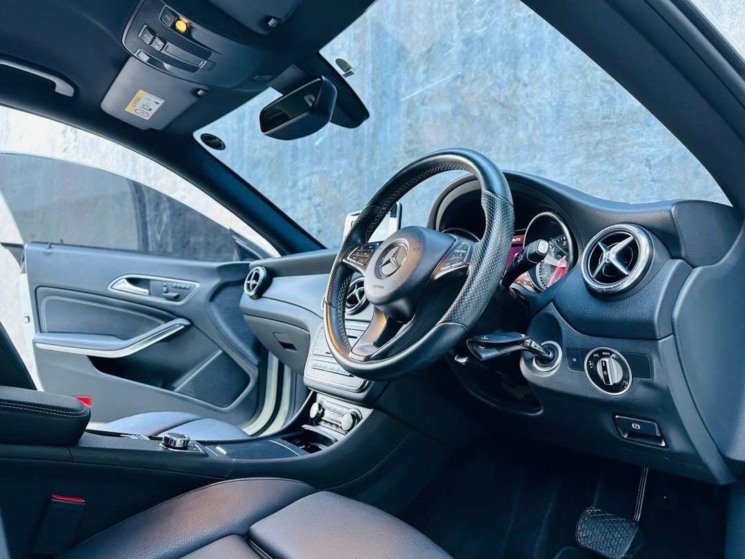 2017 Mercedes-Benz CLA-Class CLA-CLass CLA200 สีขาว (รูปที่ 8)