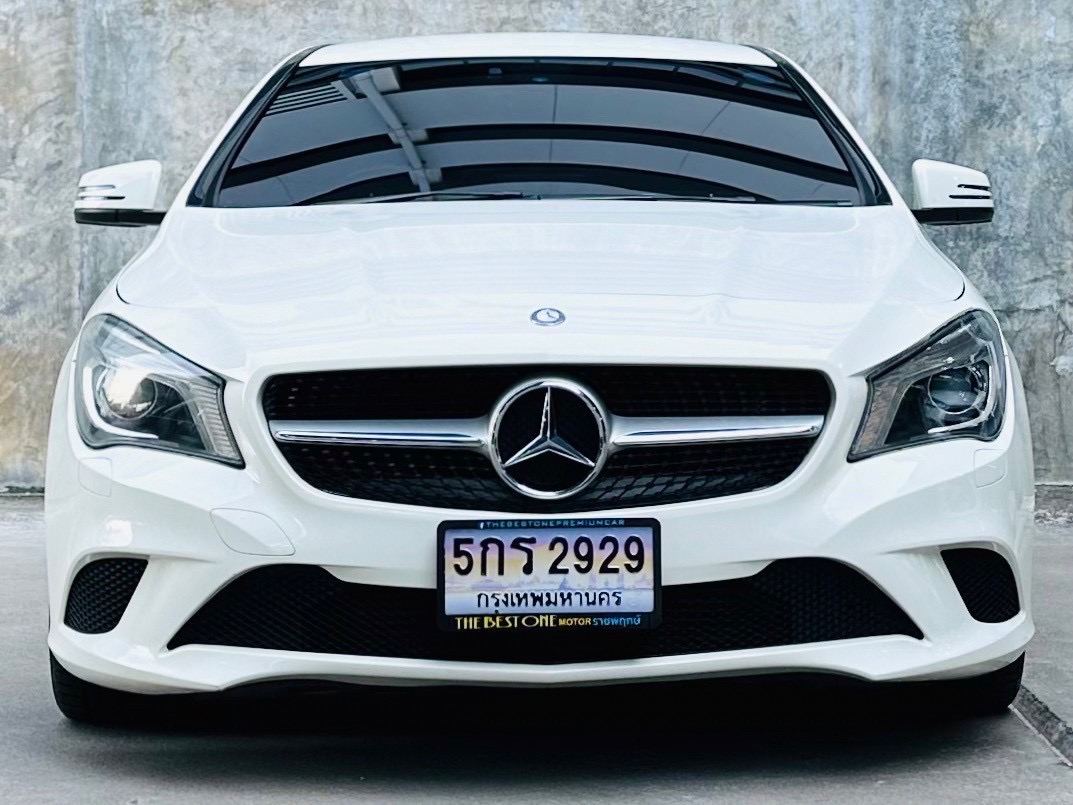 2017 Mercedes-Benz CLA-Class CLA-CLass CLA200 สีขาว (รูปที่ 2)