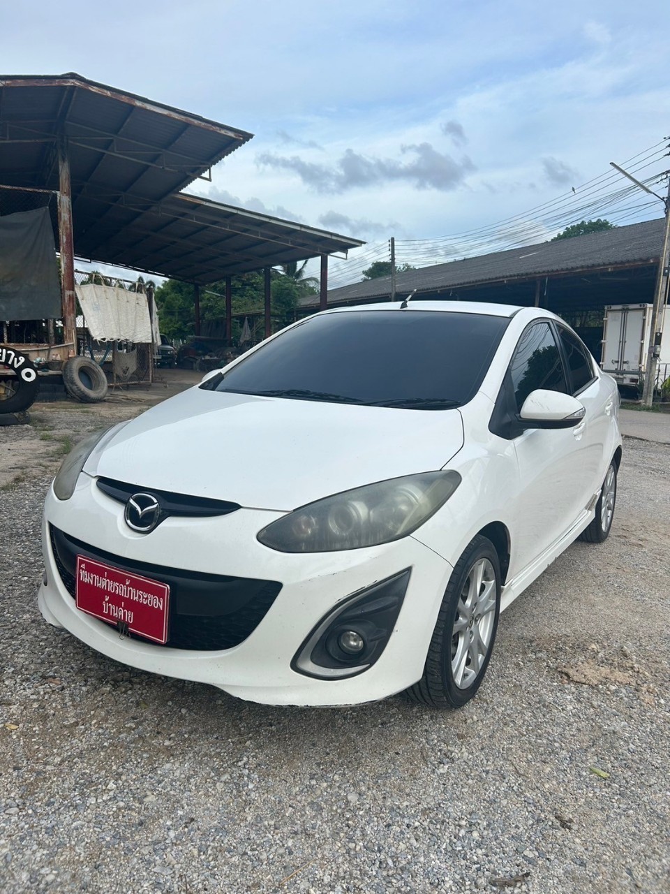 2012 Mazda 2 Elegance (4 ประตู) สีขาว