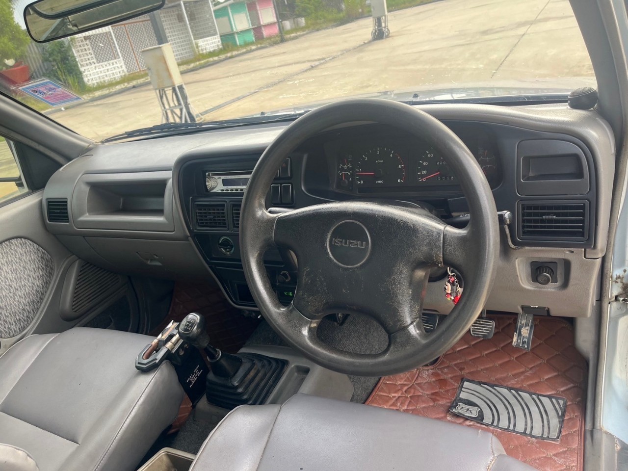 2000 Isuzu Dragon SLX 2.5 สีเทา (รูปที่ 10)