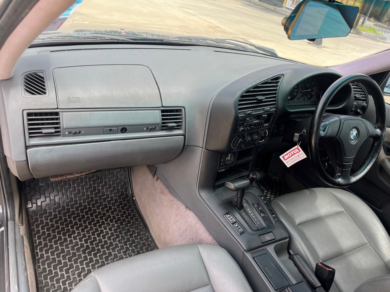 1996 BMW 318i 1.8 สีดำ (รูปที่ 6)