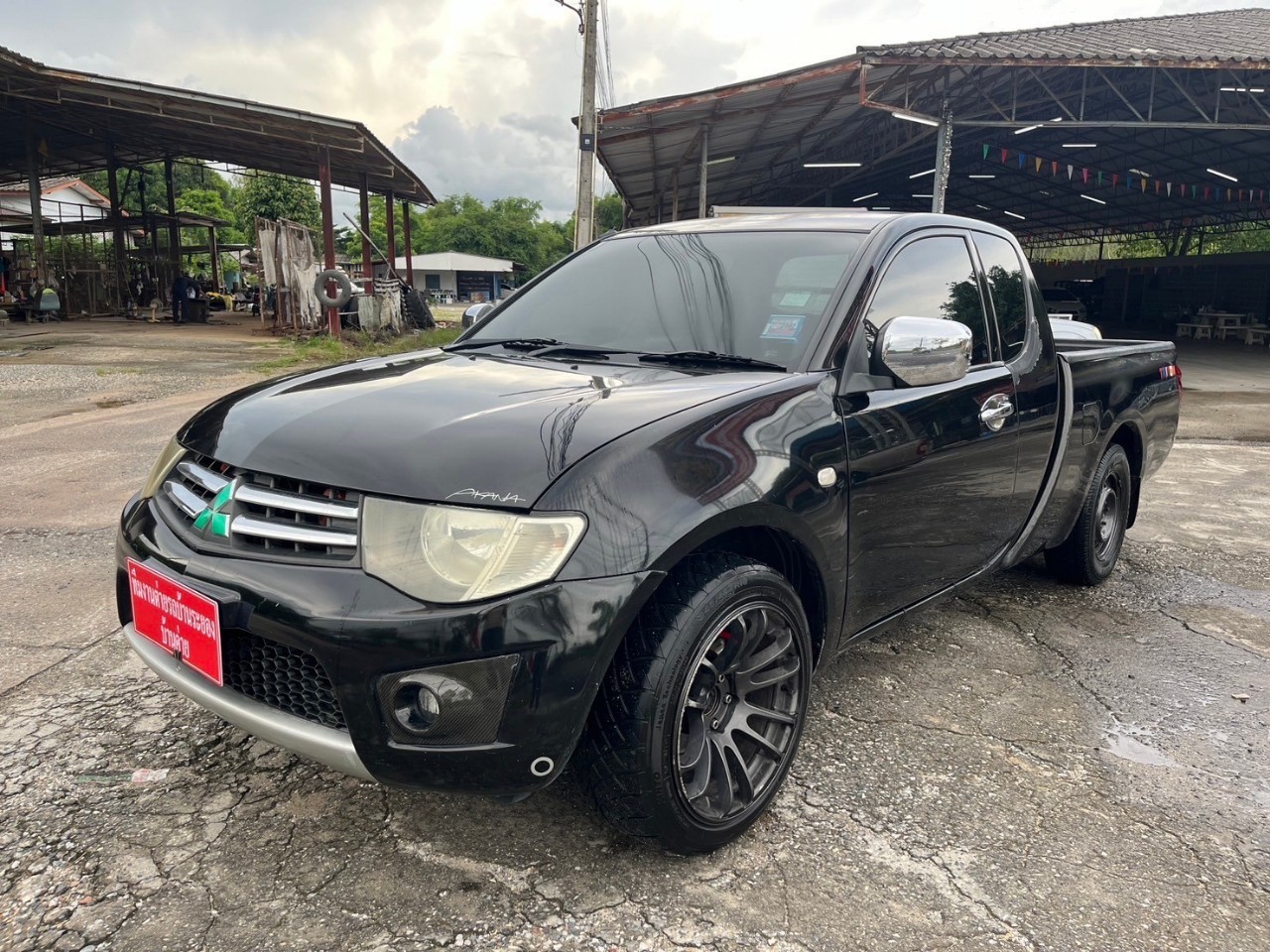 2011 Mitsubishi Triton Mega cab สีดำ