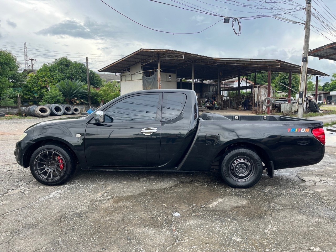 2011 Mitsubishi Triton Mega cab สีดำ (รูปที่ 5)