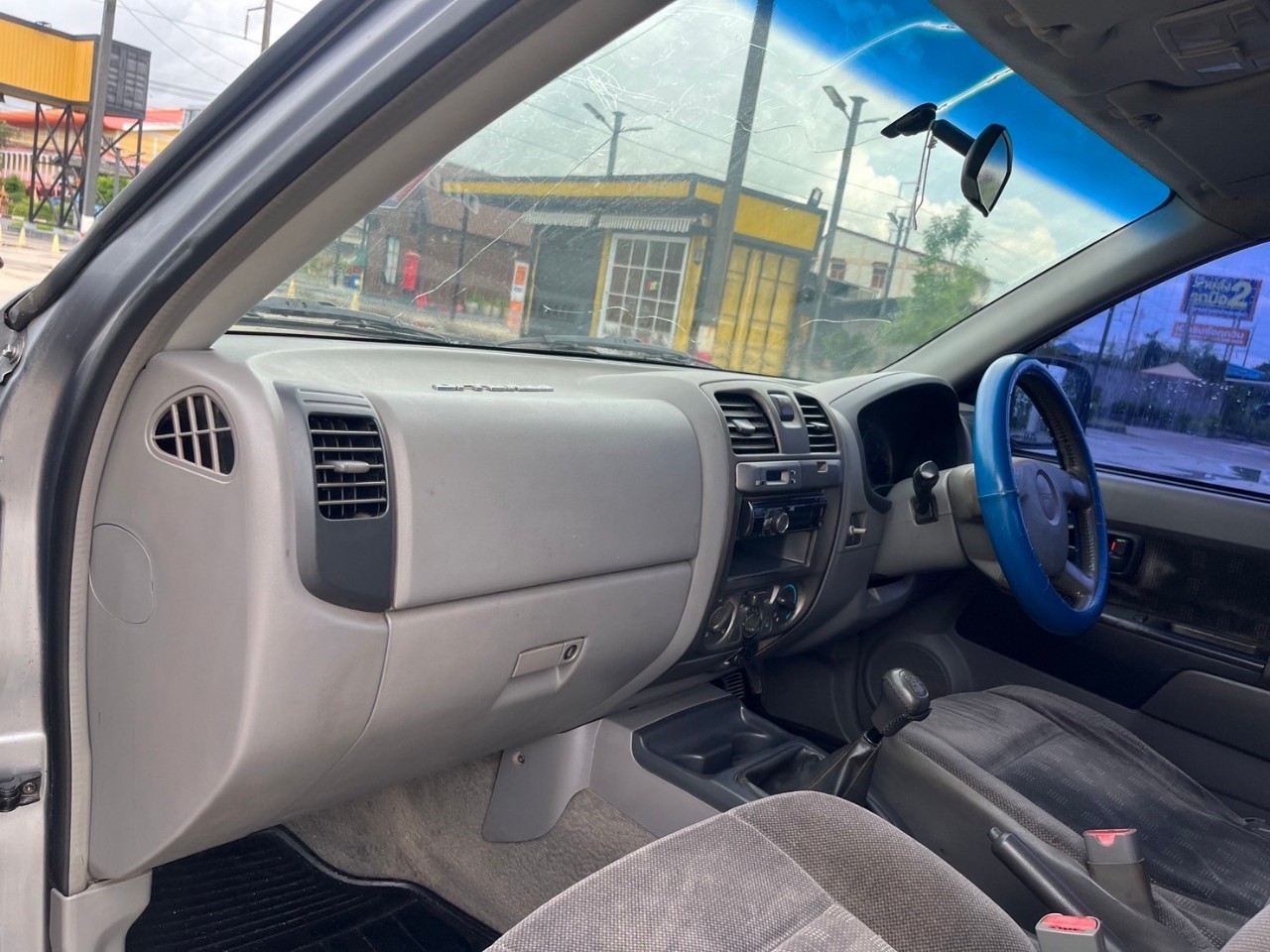 2004 Isuzu D-Max Space Cab สีเทา (รูปที่ 6)