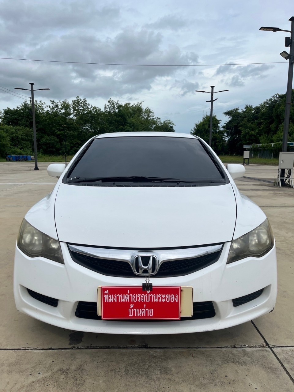 2010 Honda Civic FD สีขาว (รูปที่ 2)