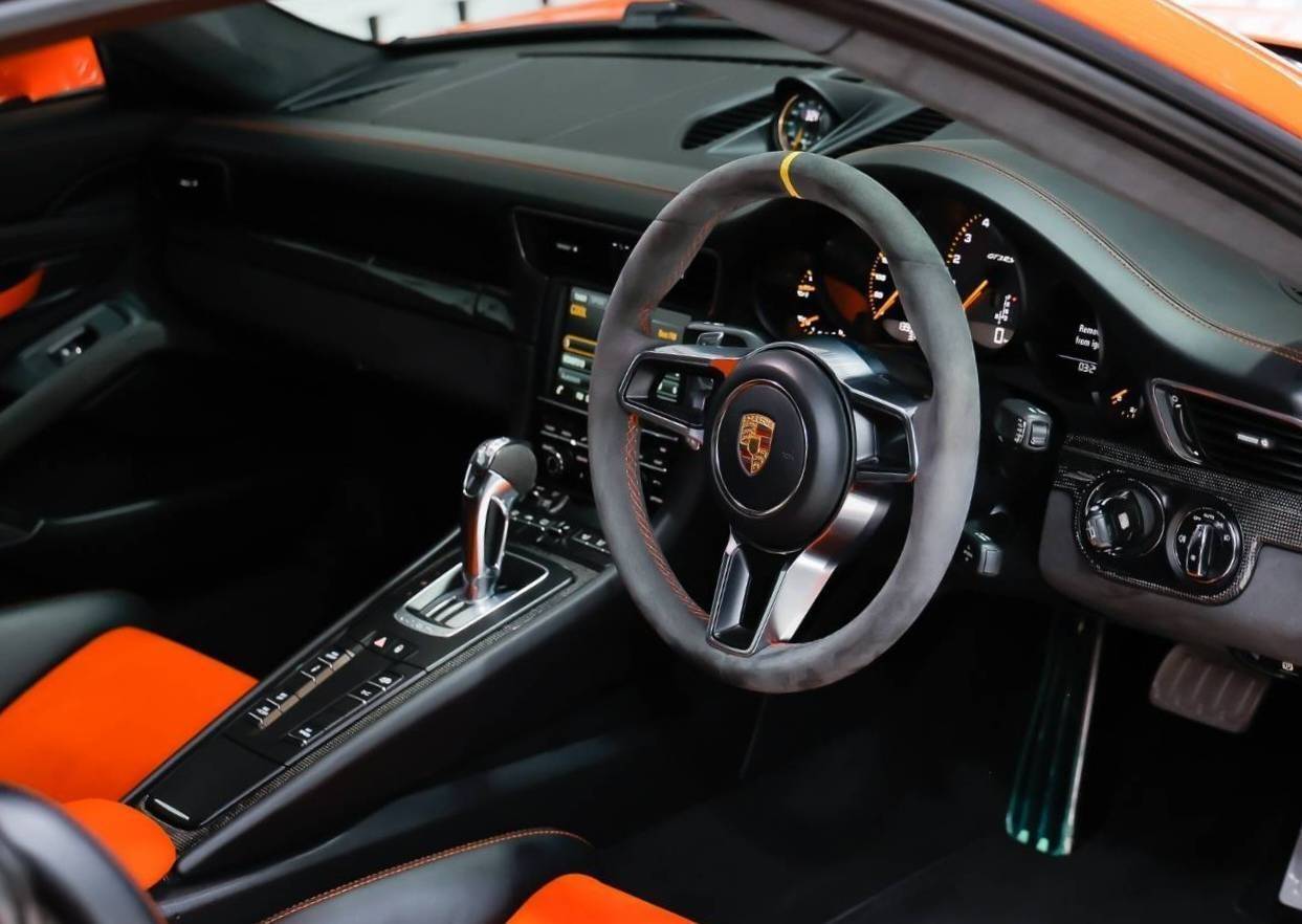2016 Porsche 911 Carrera GTS สีส้ม (รูปที่ 4)
