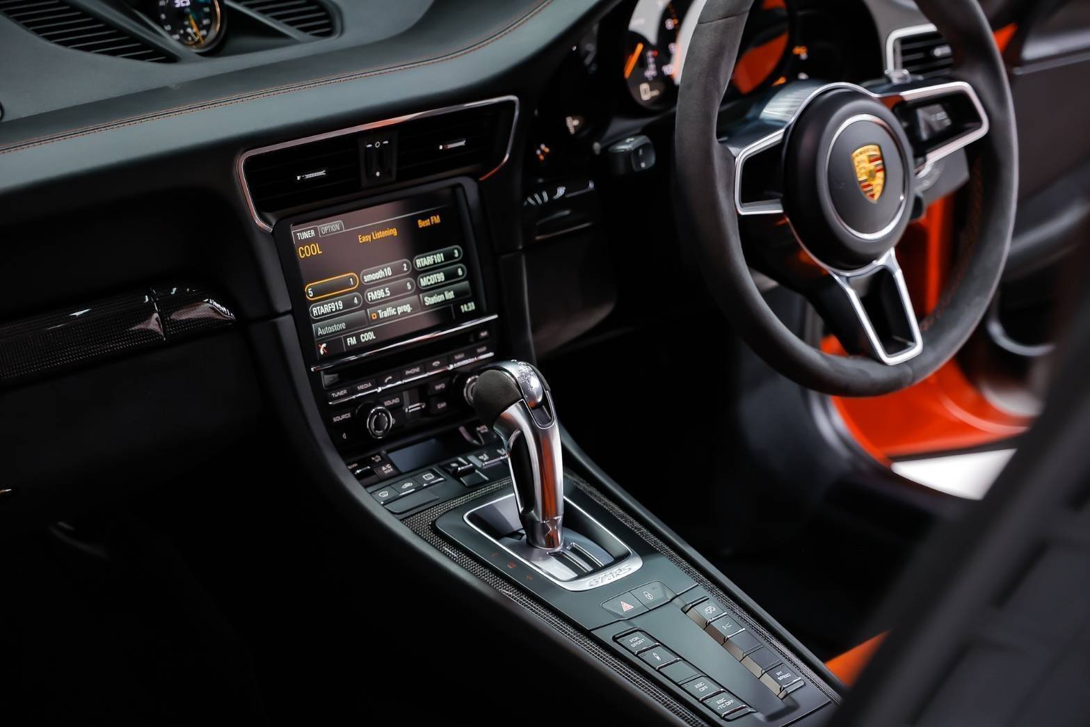 2016 Porsche 911 Carrera GTS สีส้ม (รูปที่ 8)