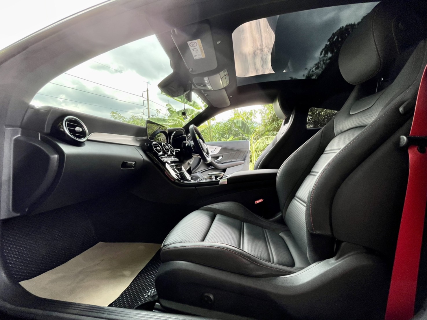 Mercedes Benz AMG C43 Coupe 4MATIC ปี 2021 รถสวย สภาพป้ายแดง (รูปที่ 8)
