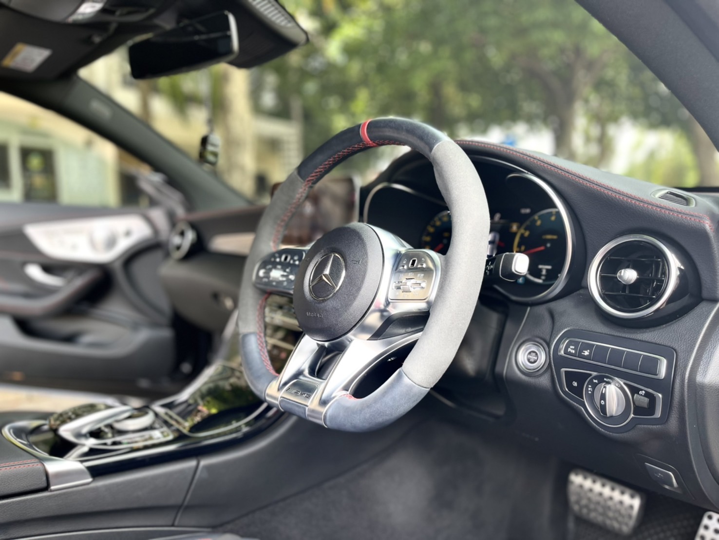 Mercedes Benz AMG C43 Coupe 4MATIC ปี 2021 รถสวย สภาพป้ายแดง (รูปที่ 16)