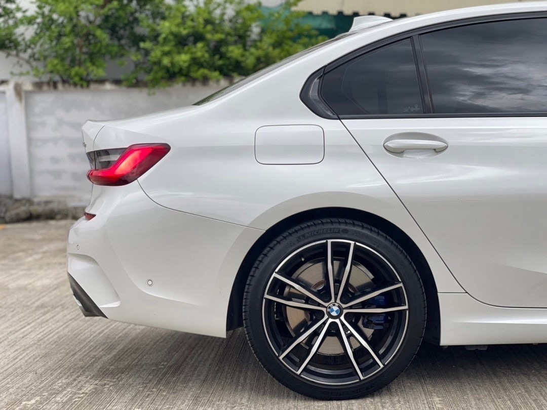 2022 BMW 330e Msport สีขาว (รูปที่ 9)