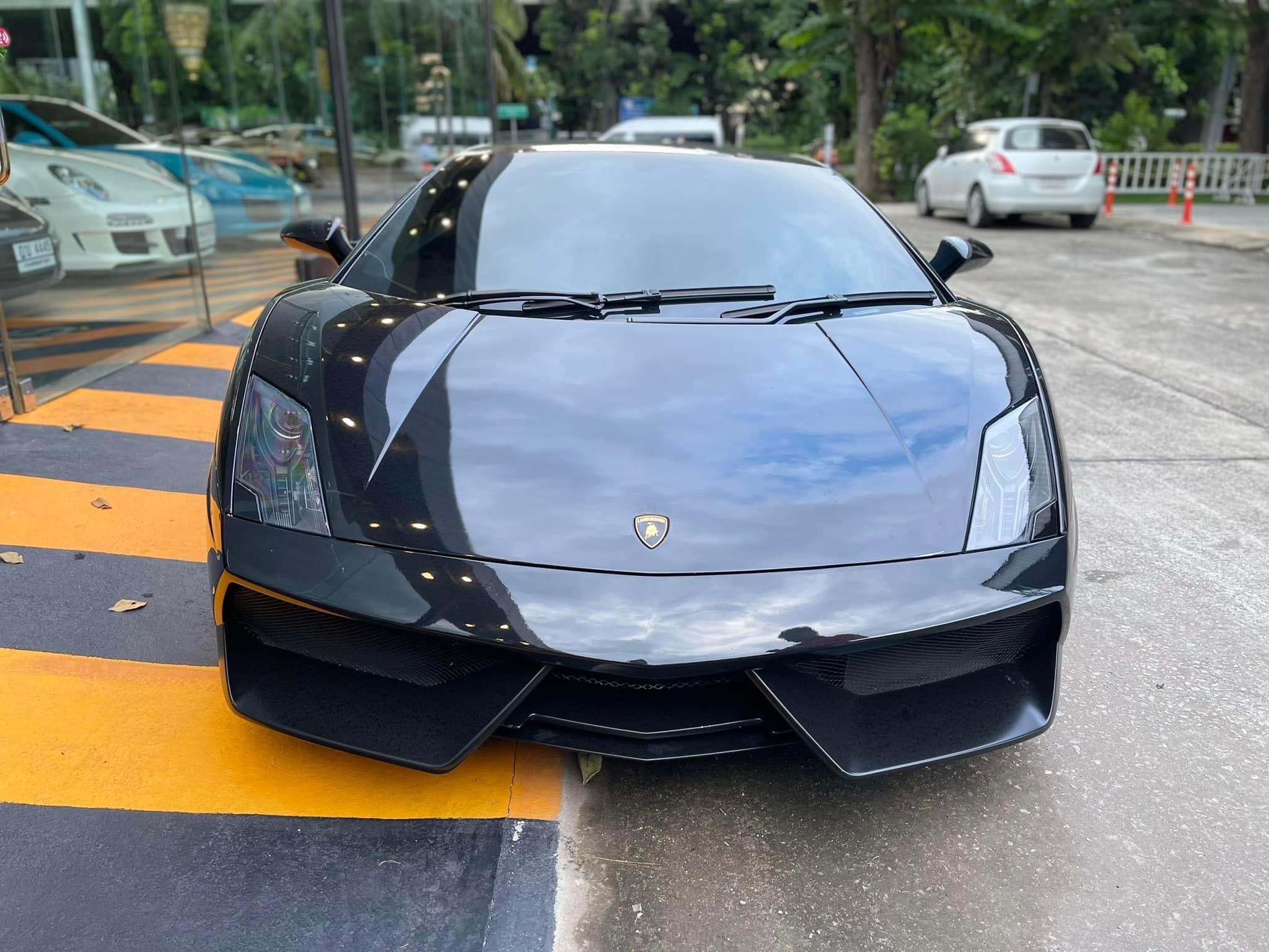 2009 Lamborghini Gallardo สีดำ (รูปที่ 2)