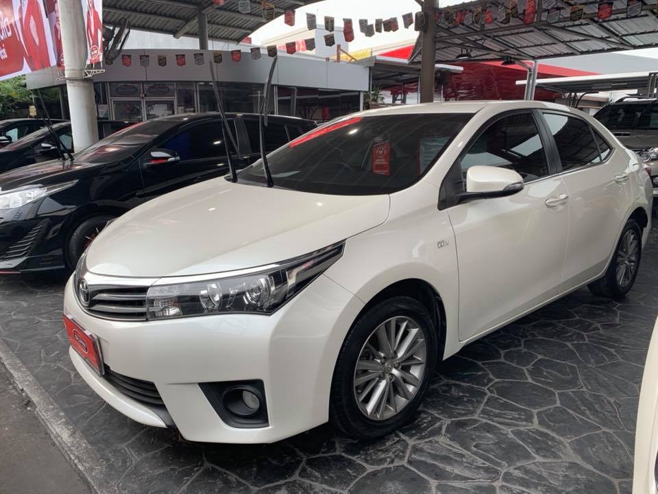 Toyota Corolla Altis โฉม 14-16 ปี 2016 สีขาว (รูปที่ 2)