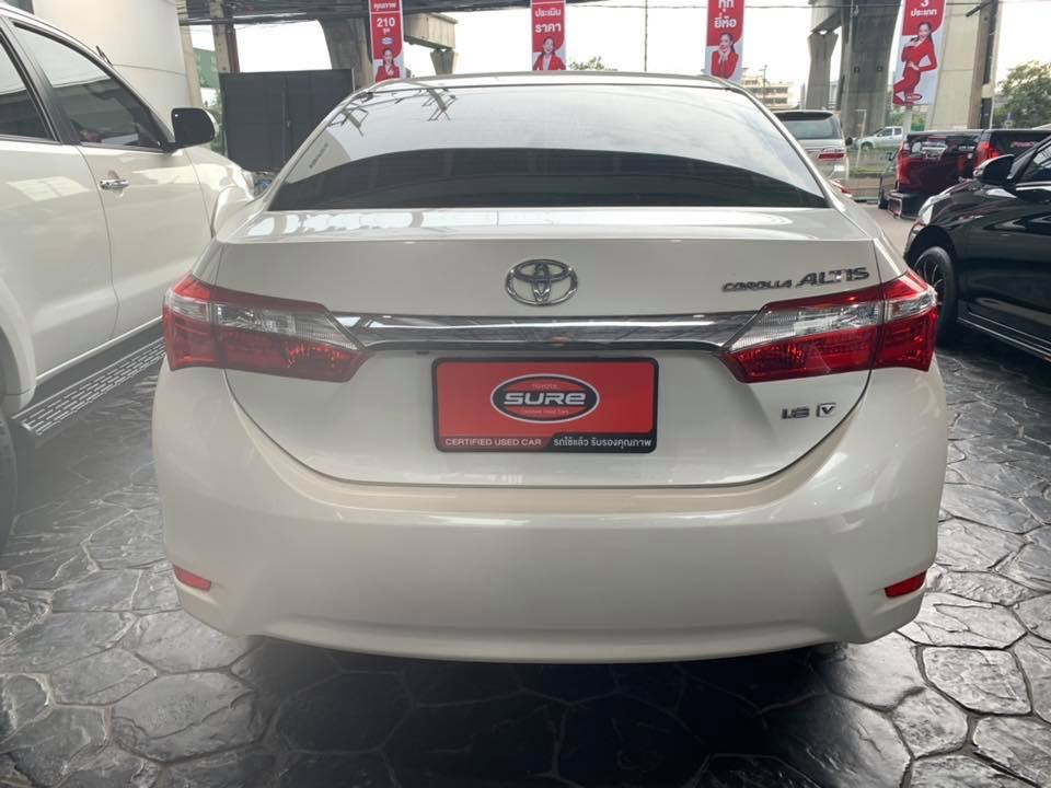 Toyota Corolla Altis โฉม 14-16 ปี 2016 สีขาว (รูปที่ 5)